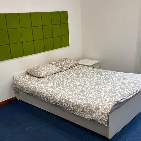 Bed and breakfast Genius Rooms- 24h Self Check-in