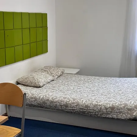 Bed and breakfast Genius Rooms- 24h Self Check-in *